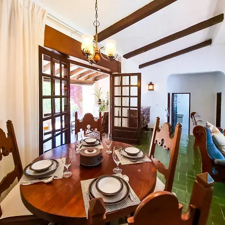Flh Alvor House With Garden And Pool אלבור